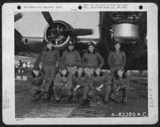 Lt Sproull And Crew 26-12-44.jpg